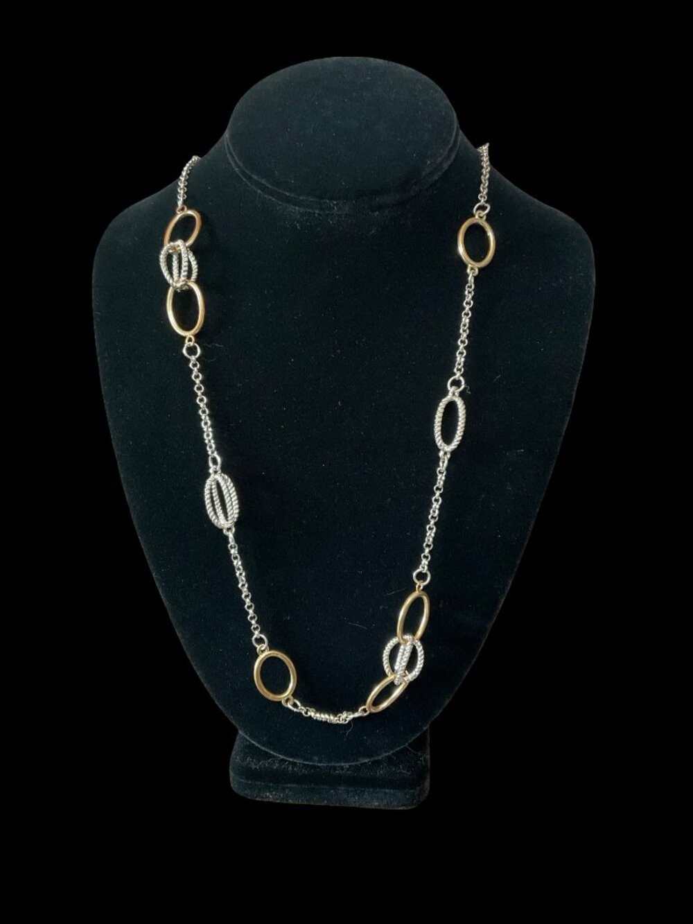 👗5/$25  - Two Tone Oval Accent Necklace